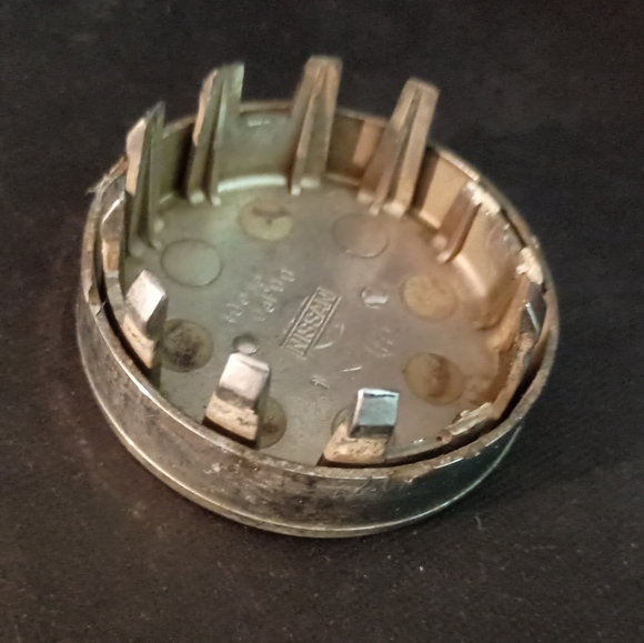 COPY - 4 used Nissan z car wheel center caps USED - Picture 7 of 8